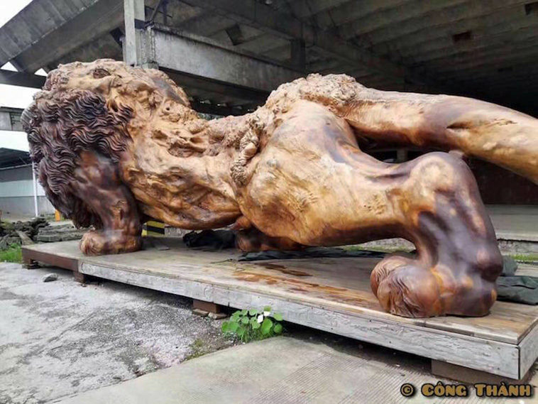  lion sculpture